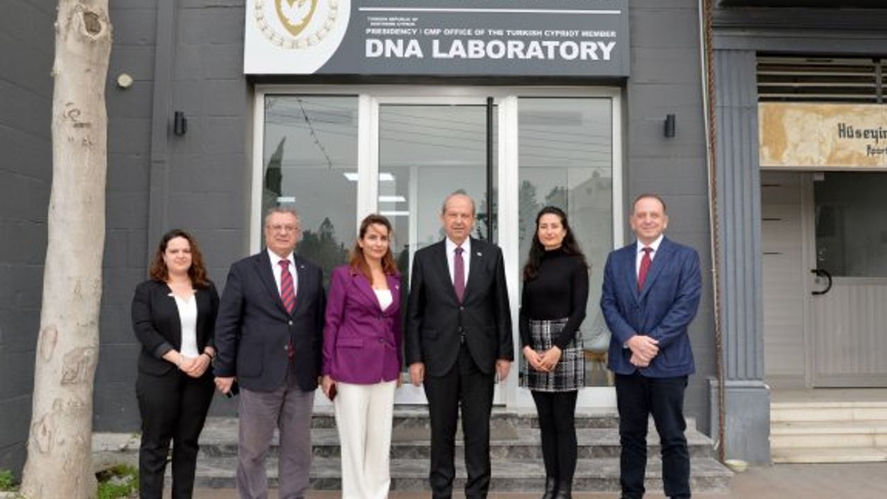 Cumhurbaşkanı Tatar, Kayıp Şahıslar Komitesi DNA Laboratuvarı’nı ziyaret etti