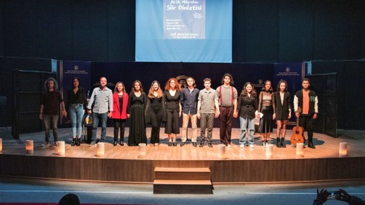 DAÜ’DE Açık Mikrofon Şiir Dinletisi etkinliği düzenlendi