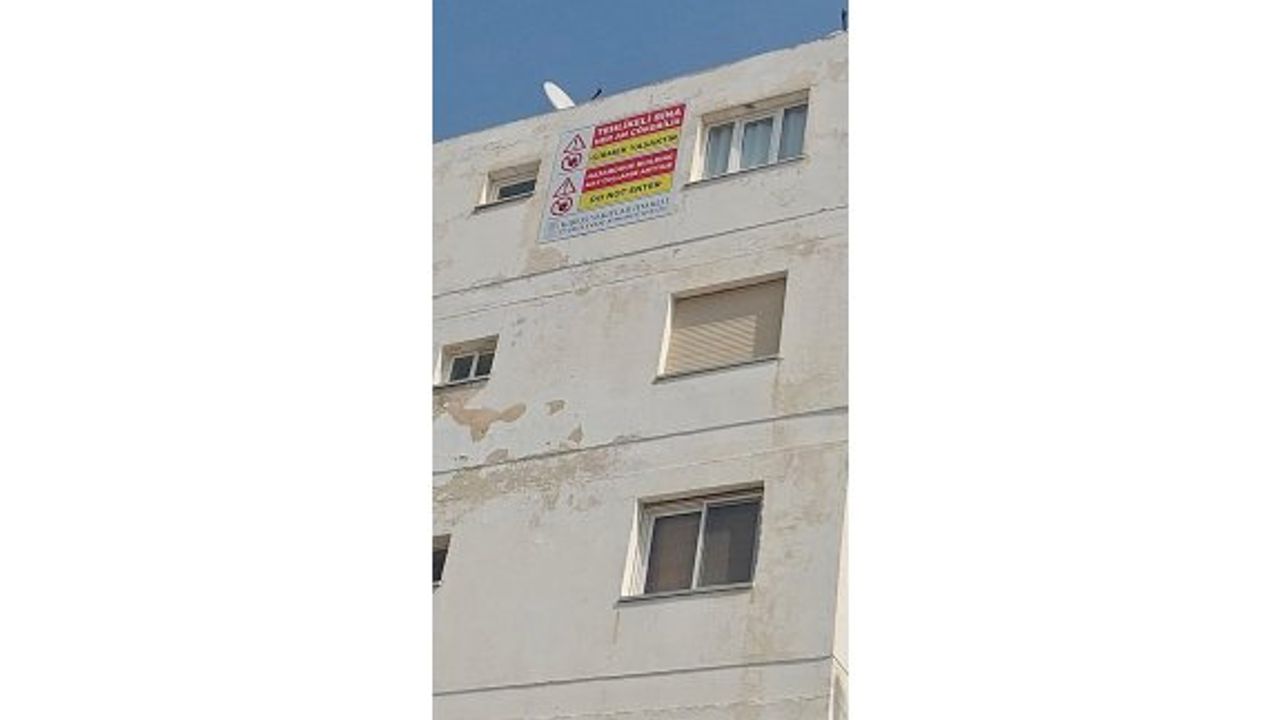 Deniz Yıldızı (Laguna) Apartmanlarına,  uyarı levhaları yerleştirildi