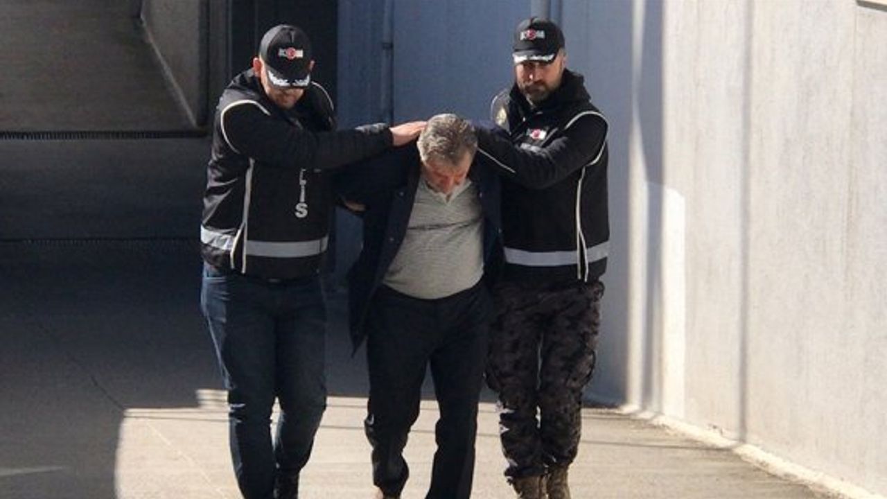 Deprem günü KKTC'ye giden müteahhitten "aile dostu ziyareti" savunması