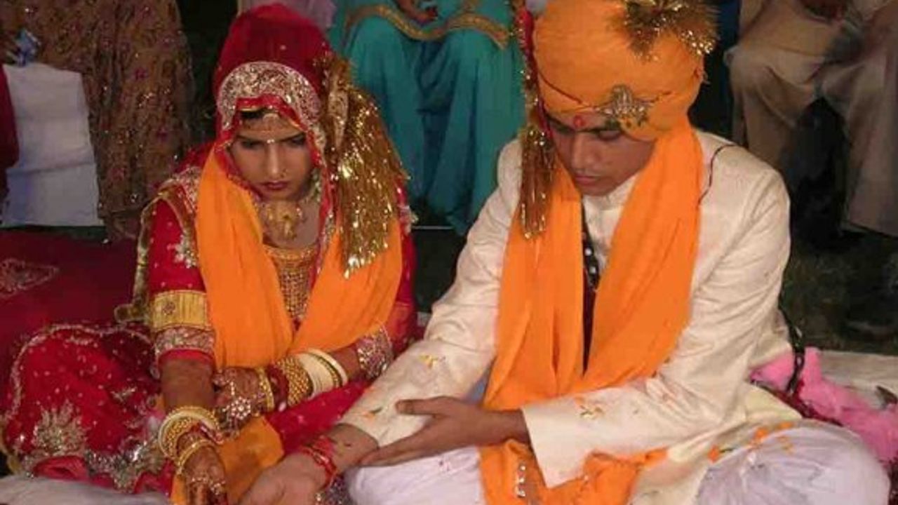 Düğünde ölen gelinin yerine damadı kardeşiyle evlendirdiler