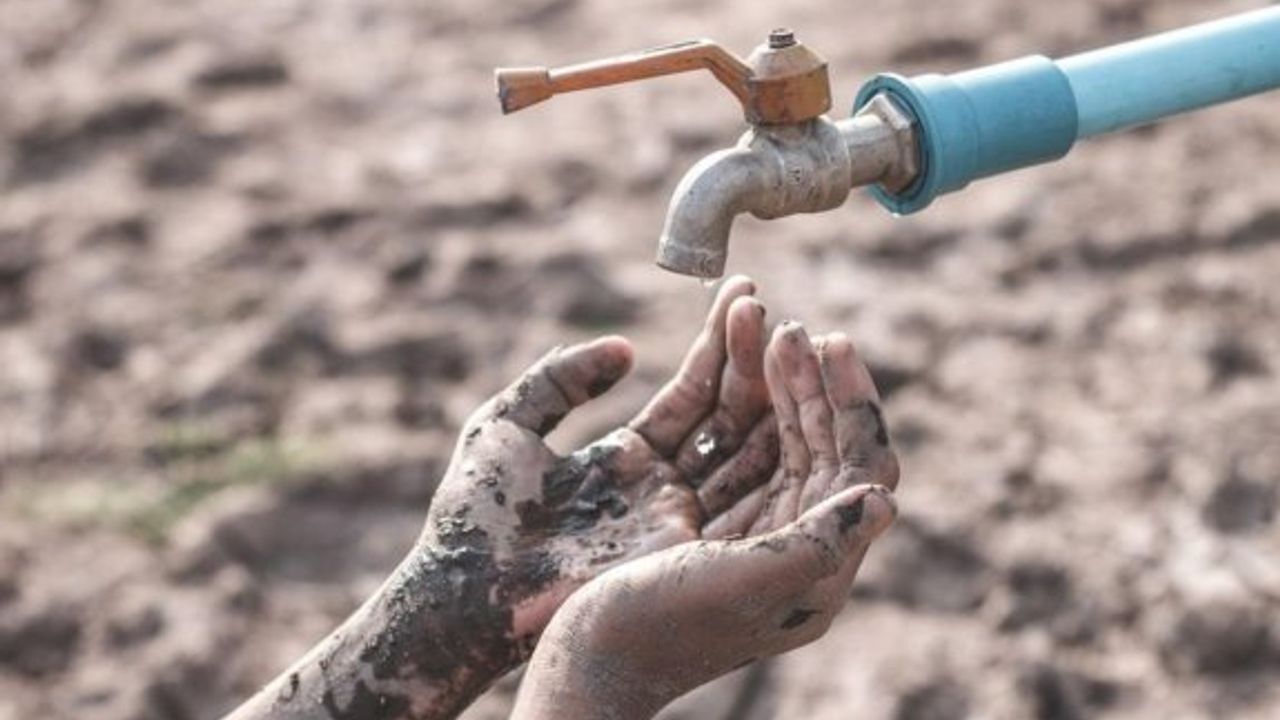 Dünyada içme suyuna erişim her geçen gün zorlaşıyor
