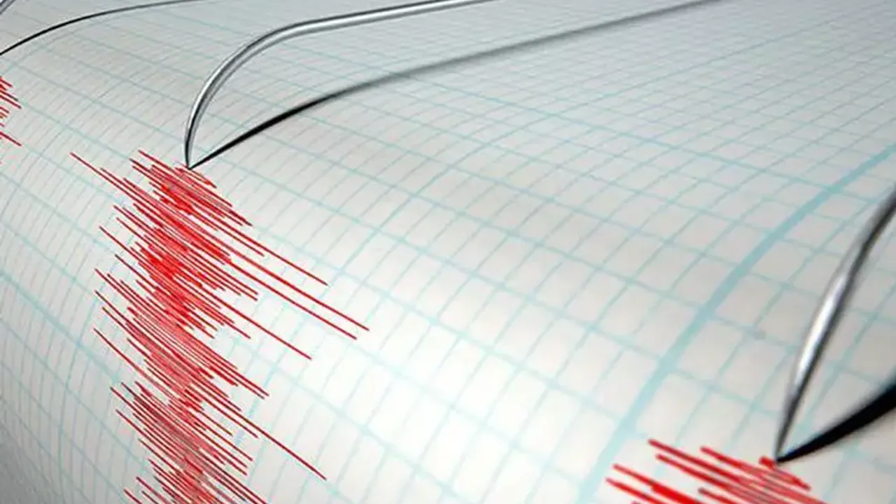 Ege Denizi'nde korkutan deprem: Önce 3.5 sonra 3.8! Datça açıklarında...
