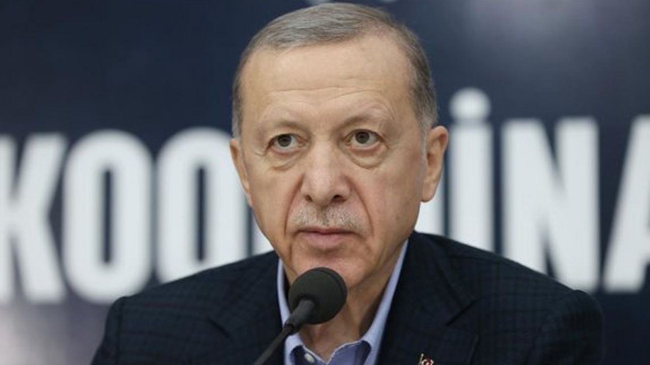 Erdoğan, deprem bölgesinde kendisine yönelik hakaretler nedeniyle açılan soruşturmalarda şikayetinden vazgeçti