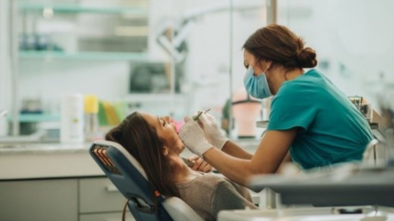 Her 10 Kıbrıslı Rum’dan biri, diş doktoru için KKTC’ye geliyor