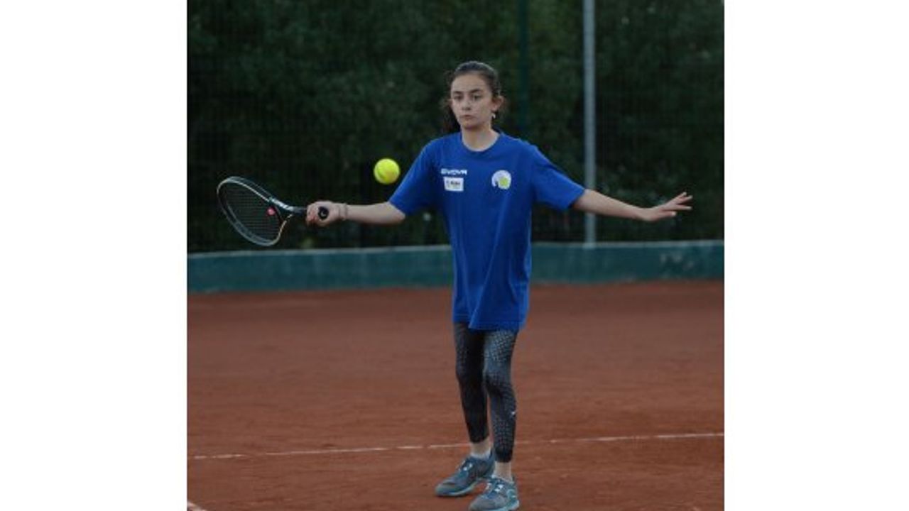 Raketler Ekrem Yeşilada anısına sallanıyor