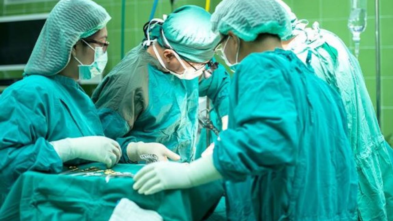 Sünnet için giden çocuk bademcik ameliyatı oldu