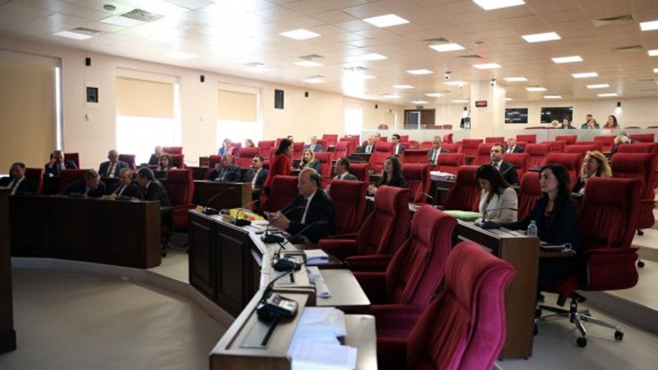 Üstel için Meclis’teki ışıklar kapatıldı