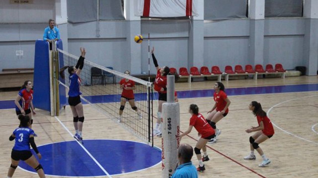 Voleybolda liglerin adı Şampiyon Melekler ve Çetintaş oldu