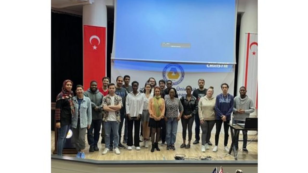 DAÜ Girişimcilik Kulübü “ “Grup Önünde Etkili Konuşma” konulu seminer düzenledi