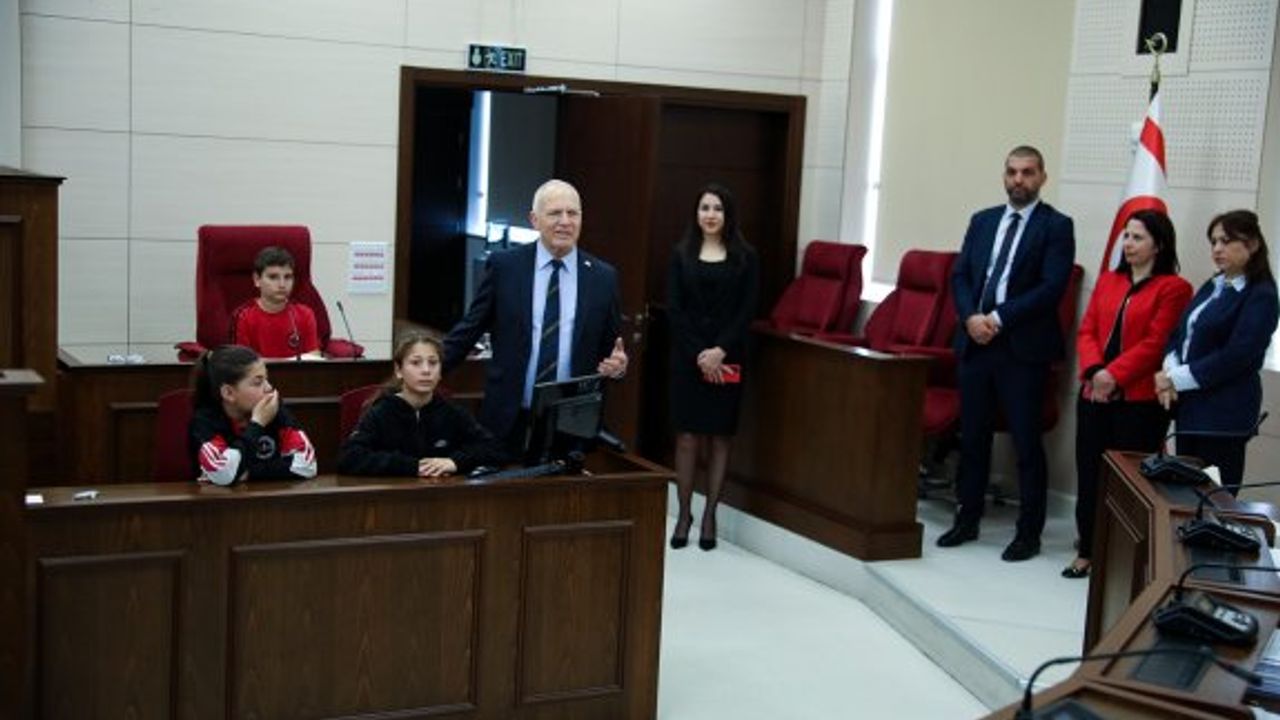 Dr. Fazıl Küçük İlkokulu öğrencileri Cumhuriyet Meclisi’ni ziyaret etti