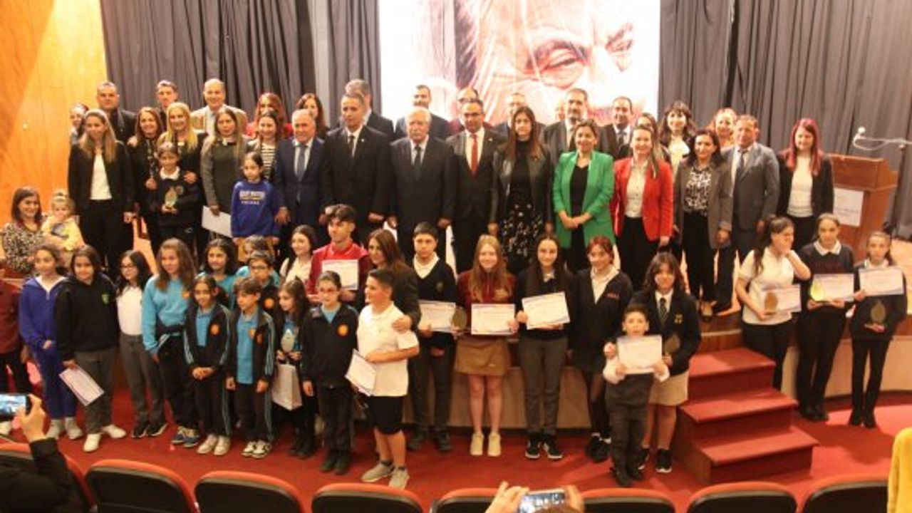 Dr. Küçük Vakfı şiir, kompozisyon ve resim yarışması ödülleri verildi