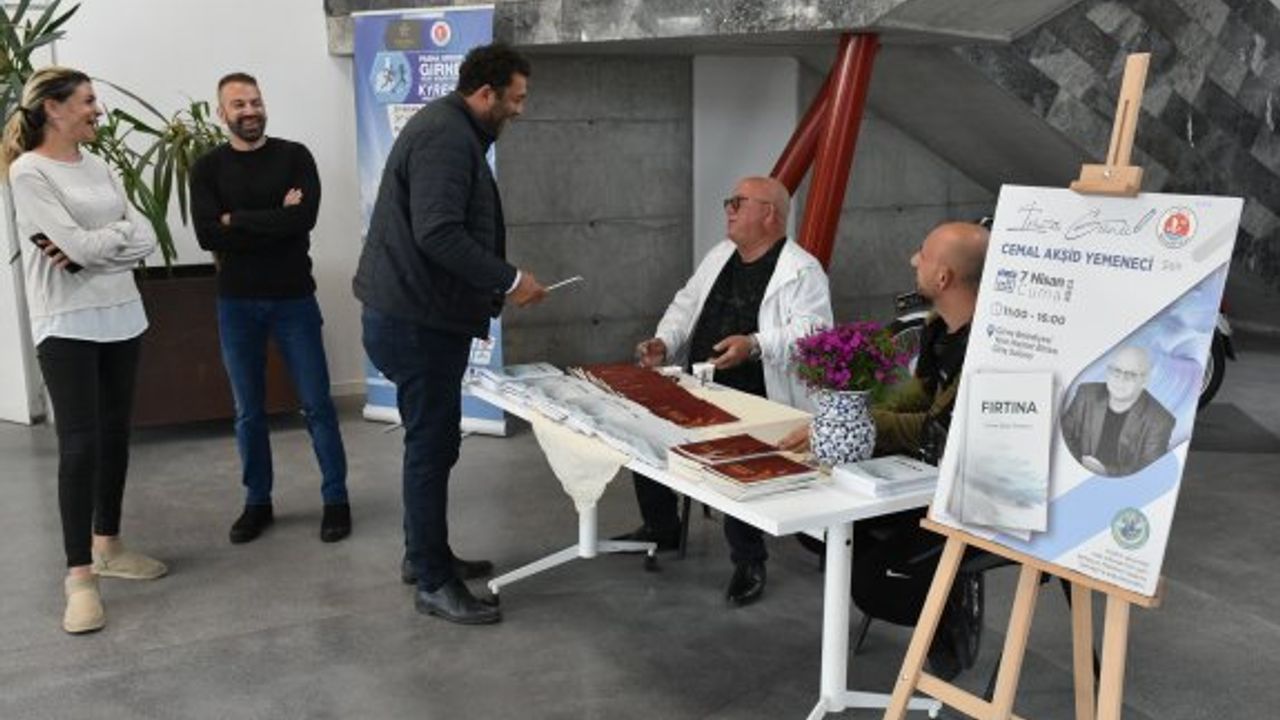 ‘Fırtına’ ve ‘Özgürlüğe Çağrı’ şiir kitapları için imza günü düzenlendi