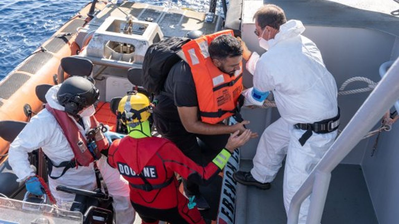 İtalya, 2 binden fazla göçmeni denizden kurtardı
