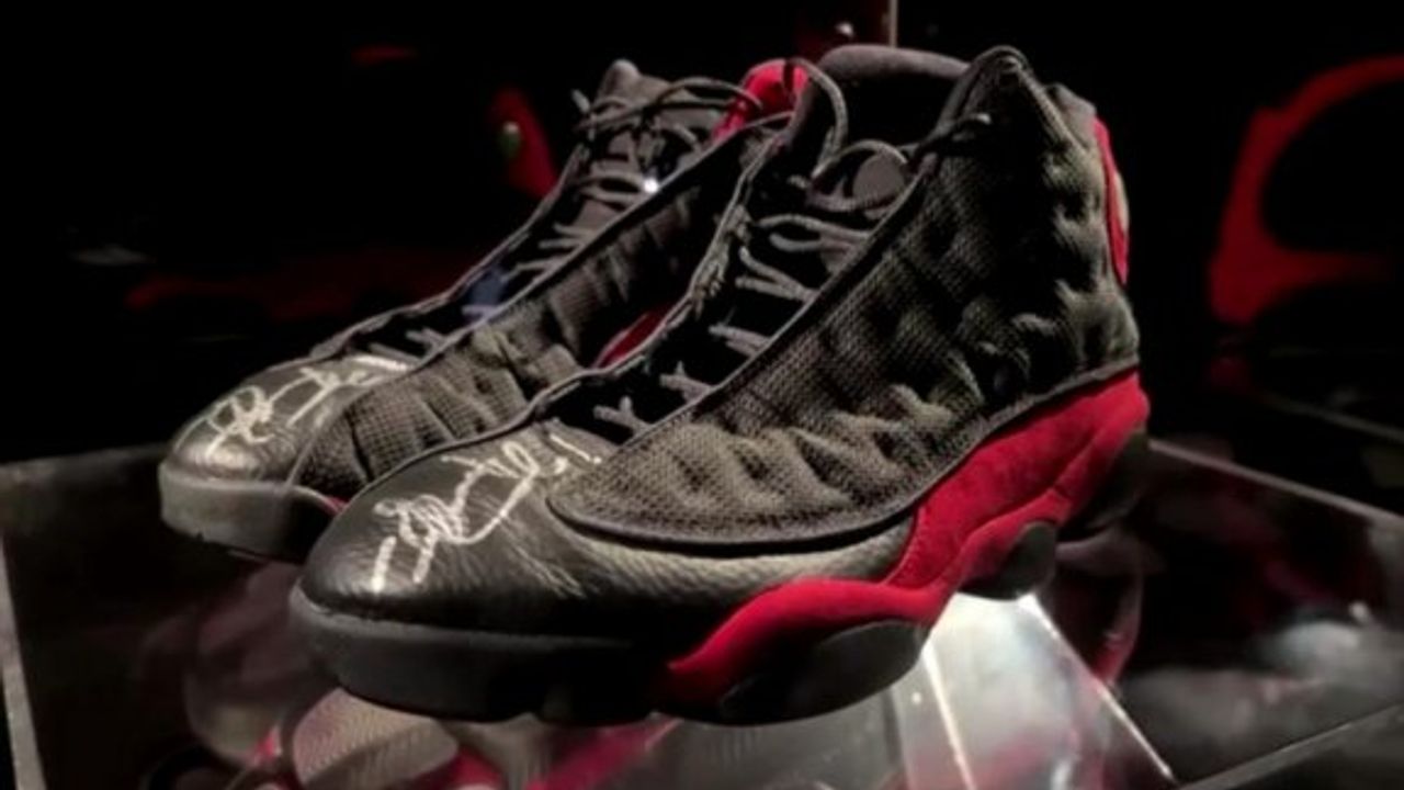 Michael Jordan’ın ayakkabısı rekor bir fiyata alıcı buldu