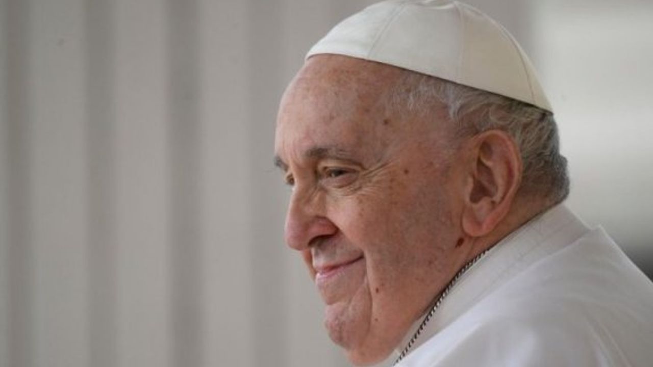 Papa, ilk kez kadınlara piskoposlar toplantısında oy kullanma hakkı tanıdı