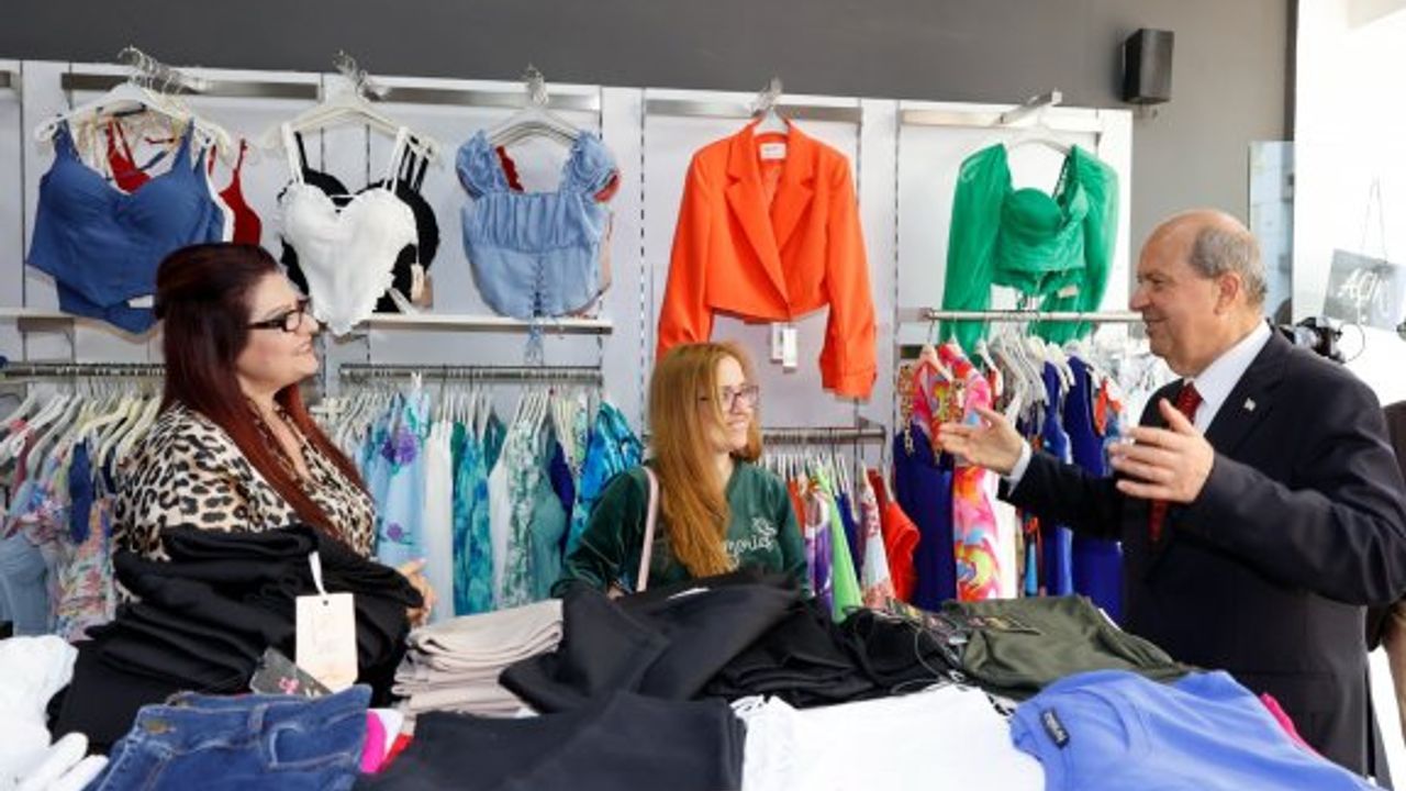 Tatar, Lefkoşa’nın Arasta ve Taşkınköy çarşısında halkla bayramlaştı