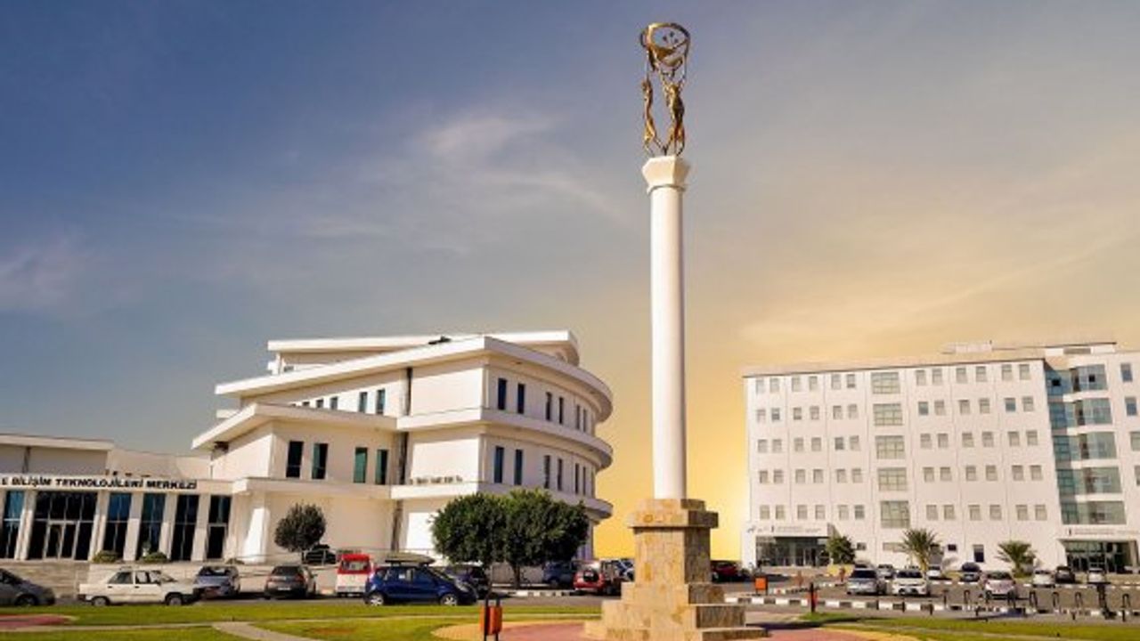 YDÜ mühendislik alanında KKTC’nin en iyisi, Türkiye’nin en iyi vakıf üniversitesi