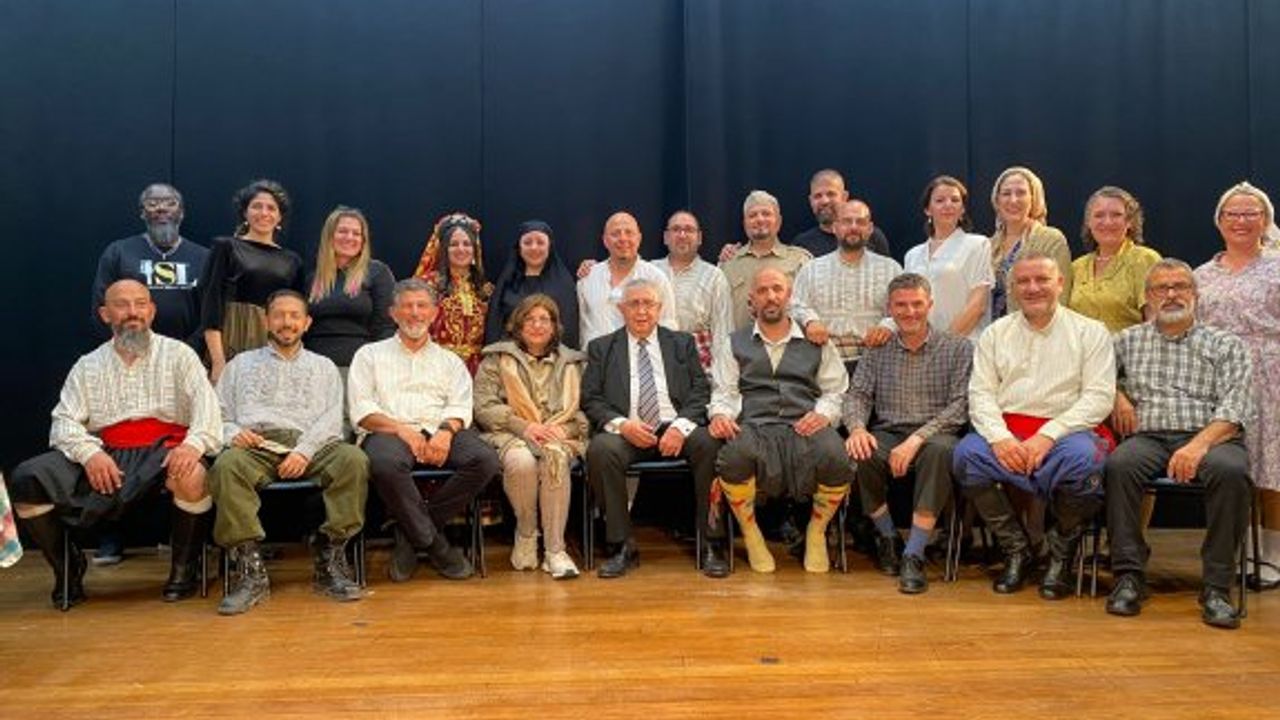 “Alikko ile Caher” Londra’da iki temsil yaptı