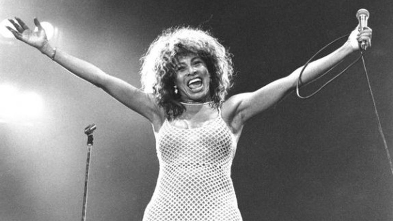 Amerikalı şarkıcı Tina Turner hayatını kaybetti