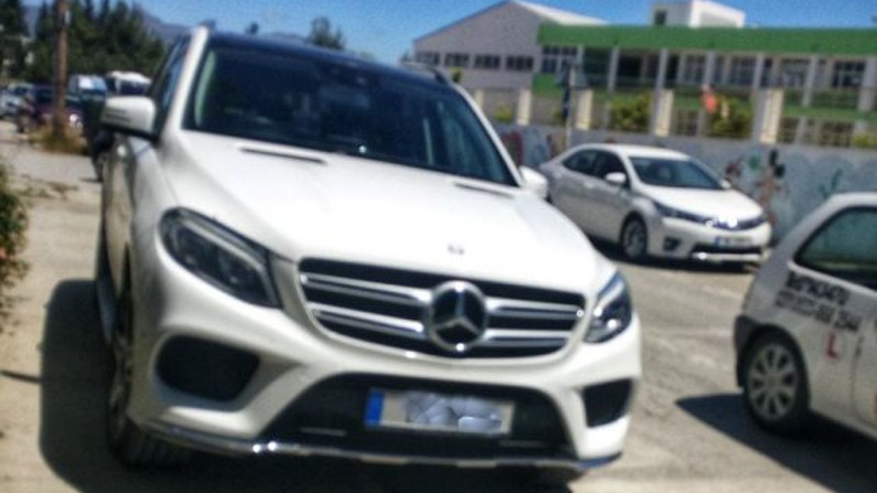 Araç parkı yerine kaldırıma park mı yapılır?