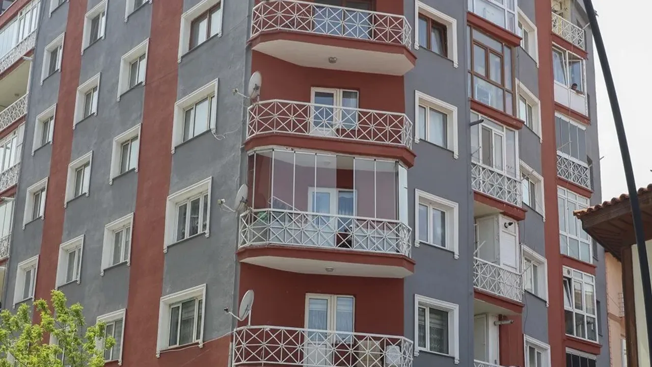 Bebeğini evlilik dışı olduğu için öldürdü