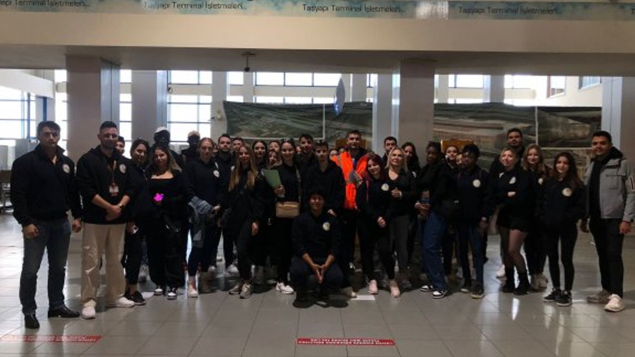 DAÜ Turizm Fakültesi Sivil Havacılık Kabin Hizmetleri program öğrencilerine Ercan'da uygulamalı eğitim...
