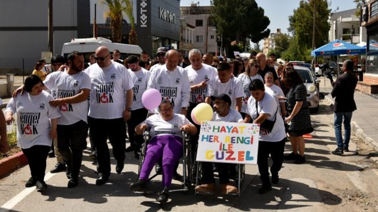 "Hayatı Paylaşmak İçin Engel Yok" sloganıyla Lefkoşa’da kortej düzenlendi