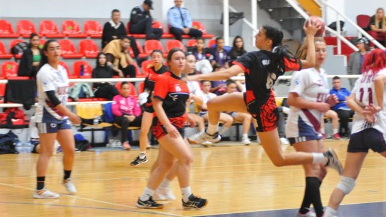 Hentbol’da Özgün Atakan Ligi’nde Play – off zamanı