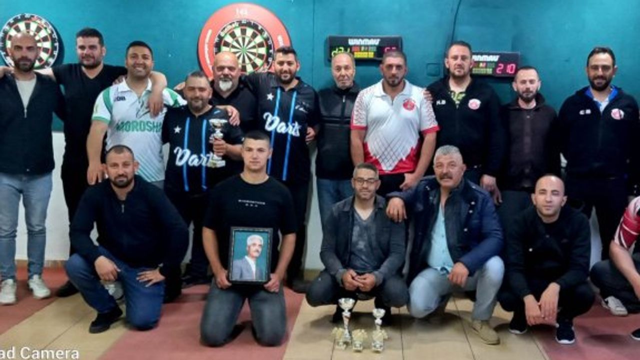 Mehmet Sayım Açık Anı Darts Turnuvası şampiyonu Faik Amcaoğlu