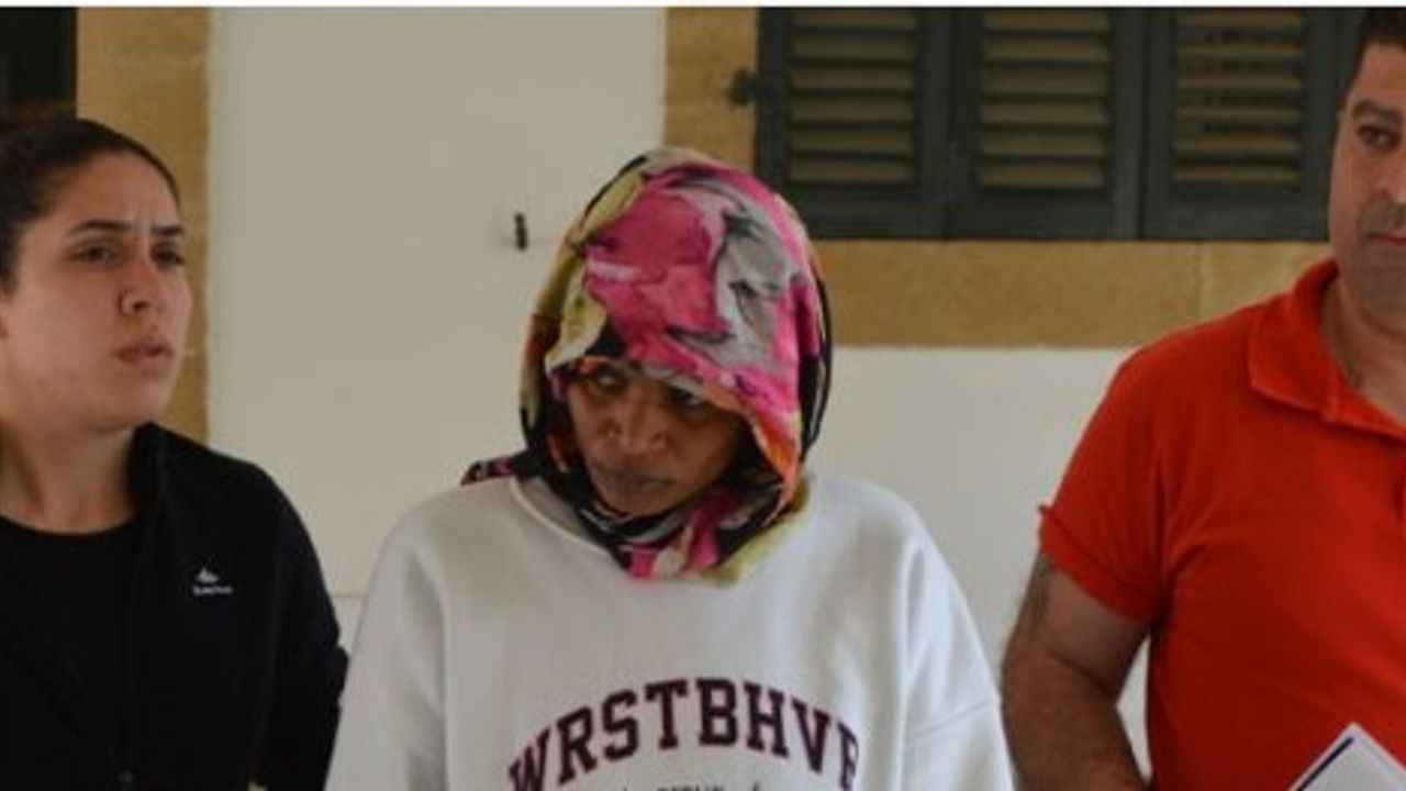 Sahte pasaportla çıkış yapmak istedi