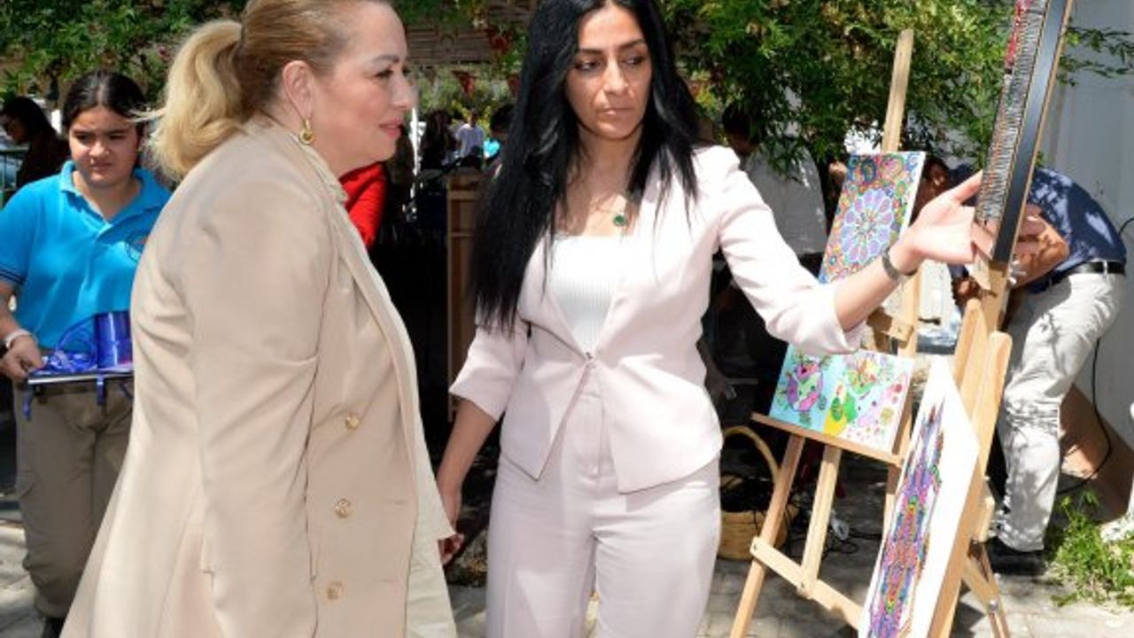 Sibel Tatar, Yeşilyurt’ta ahşap ve seramik sergisinin açılışını yaptı