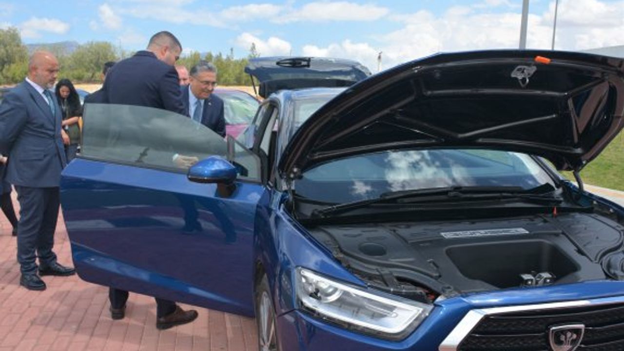 Ulusoy, YDÜ ve GÜNSEL B9'a hayran kaldı