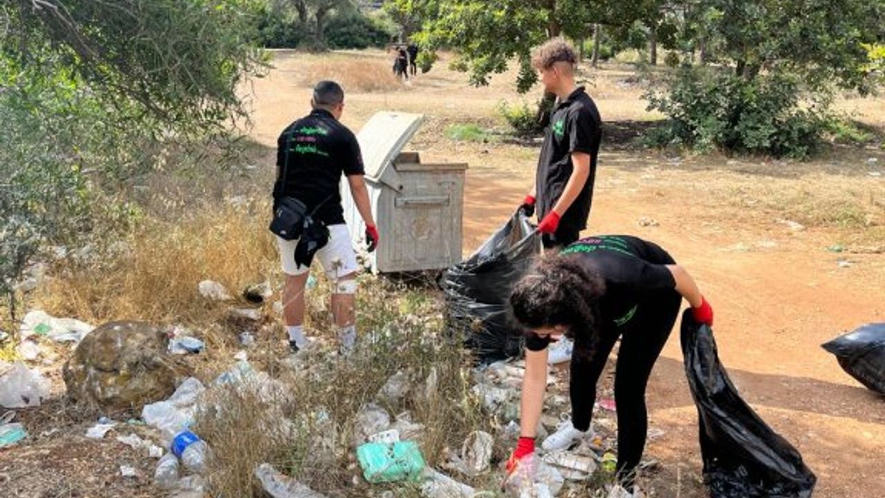 Evkaf İyilik Gönüllüleri: Çevremizi Temiz Tutalım