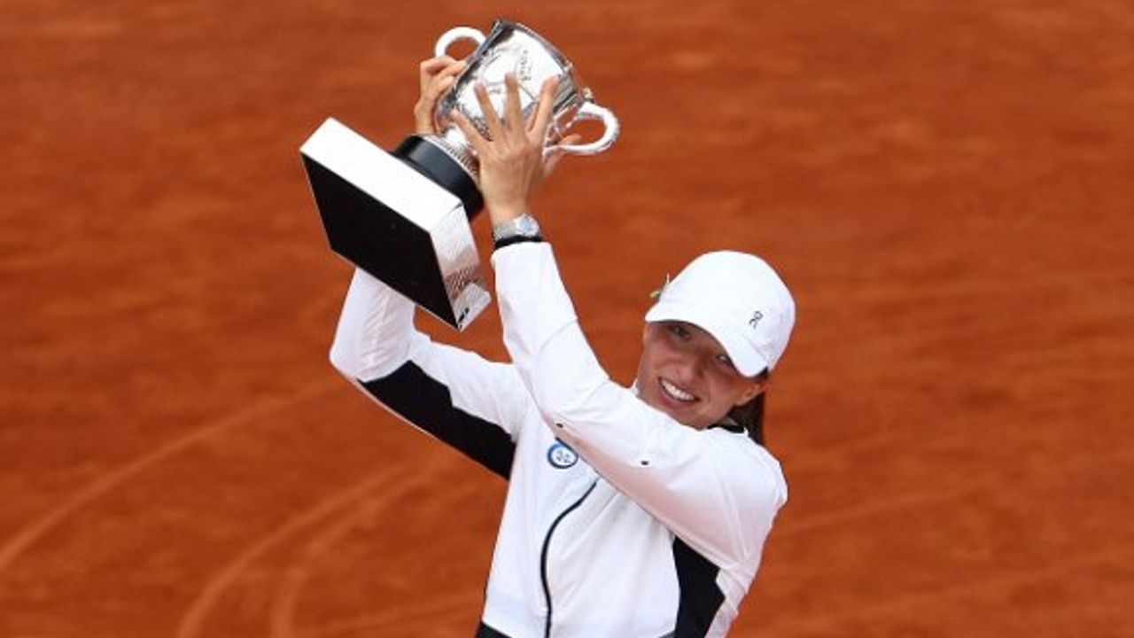 Fransa Açık'ta şampiyon Iga Swiatek