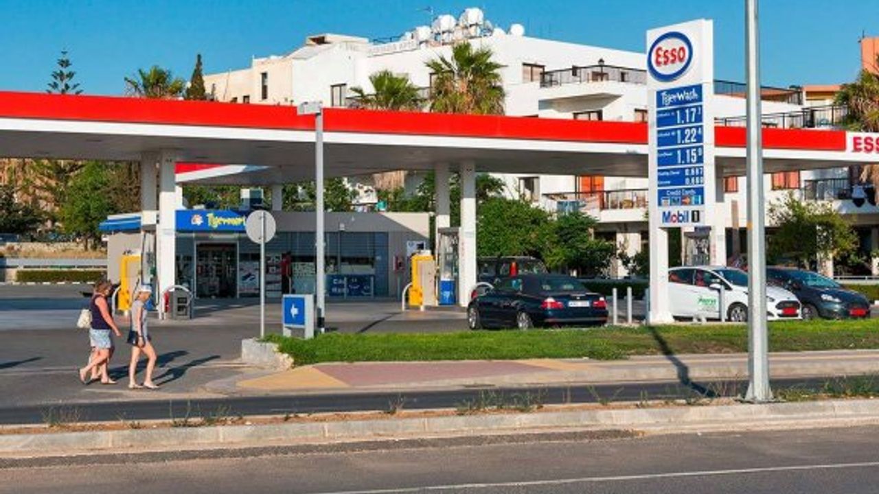 Güney Kıbrıs’taki akaryakıt istasyonu sahipleri Metehan Geçiş Kapısı’na yürüyecek