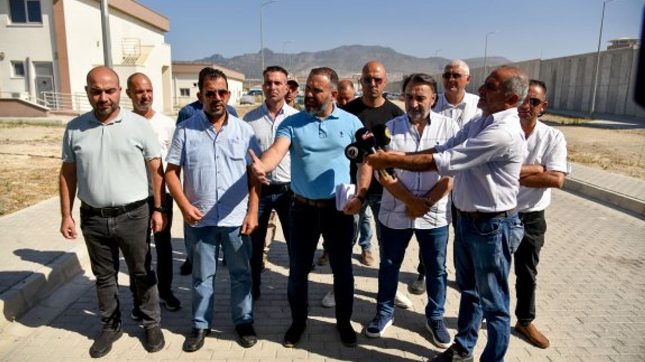 “Doktorluğu ve mutfakçılığı da gardiyanlar yapıyor”