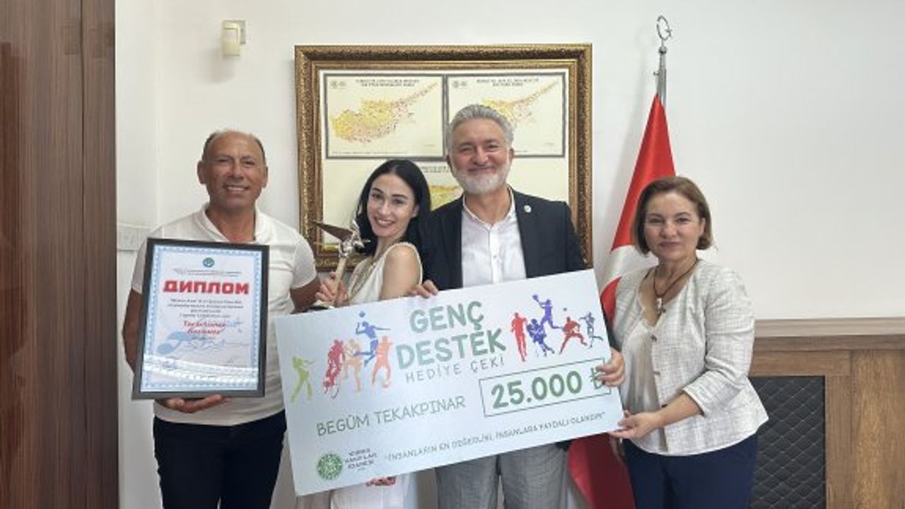 Begüm Tekakpınar’a Evkaf’tan takdir ve eğitim desteği