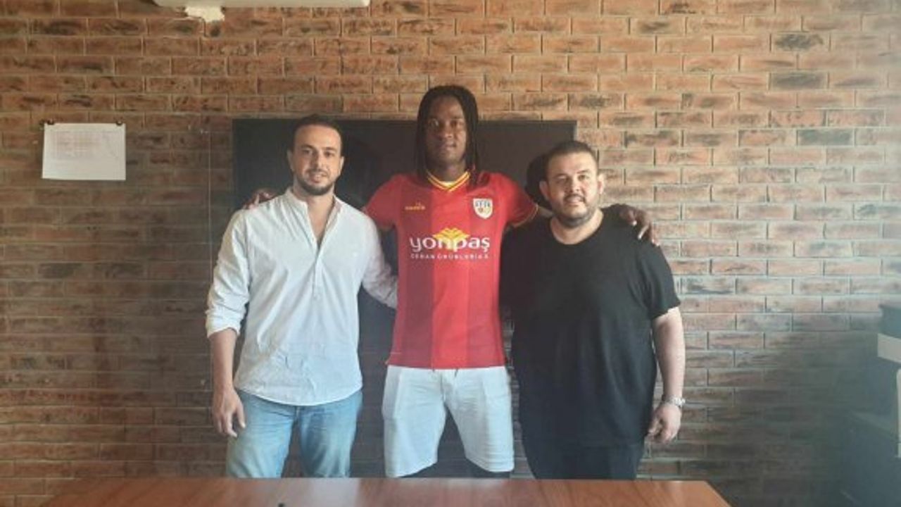 Cedric Kore Dumlupınar formasını giydi