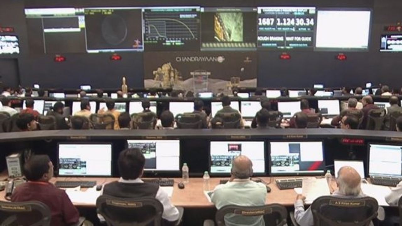 Hindistan'a ait Chandrayaan-3 uzay keşif aracının Ay'daki ilk verileri yayımlandı