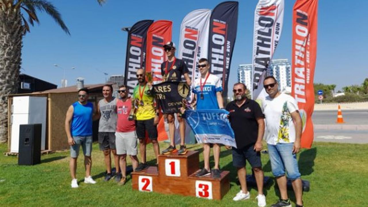 İskele sprint triatlonu Melda ve Enis’in