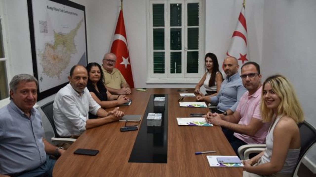 KTÖS heyeti, Halkın Partisi’ni ziyaret ederek çalışma raporunu sundu