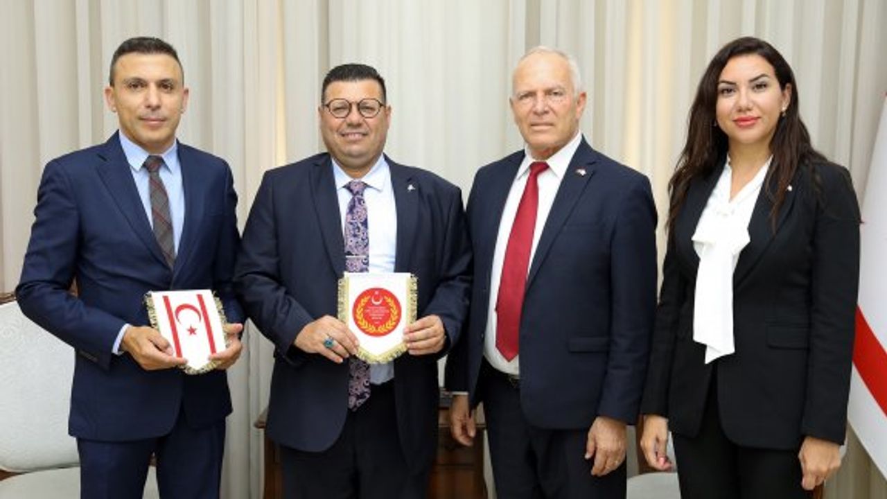 Meclis Başkanı Töre Dünya Barış Üniversitesi Rektörü'nü kabul etti