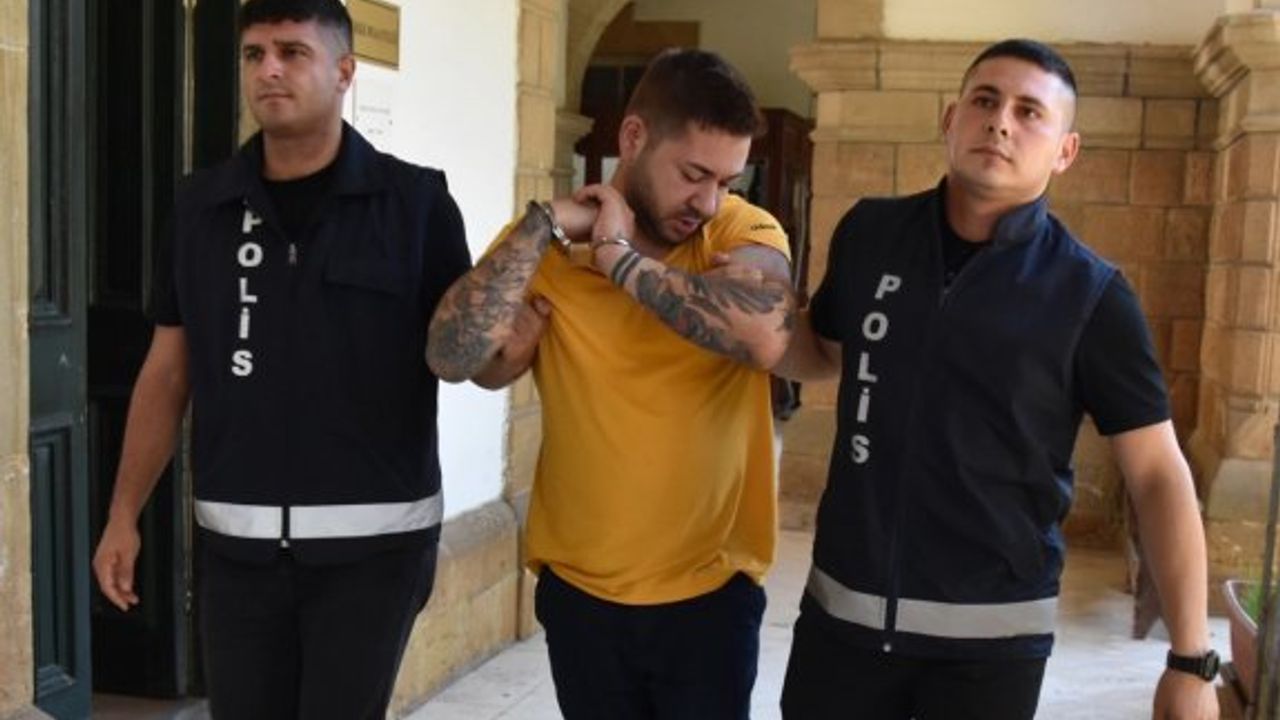 “Playstation almazsan evin tüm camlarını kırarım”