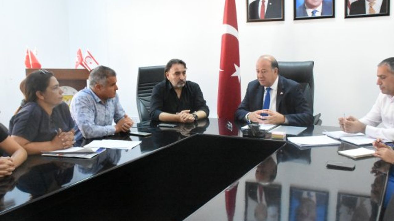 Sağlık Bakanı Dinçyürek Kamu-Sen ile görüştü