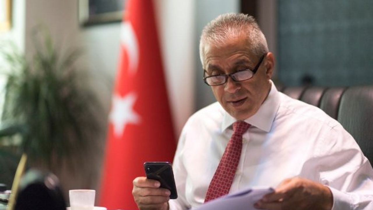 Taçoy: ‘Siyasetçi işgal ettiği makamla değer kazanmaz’