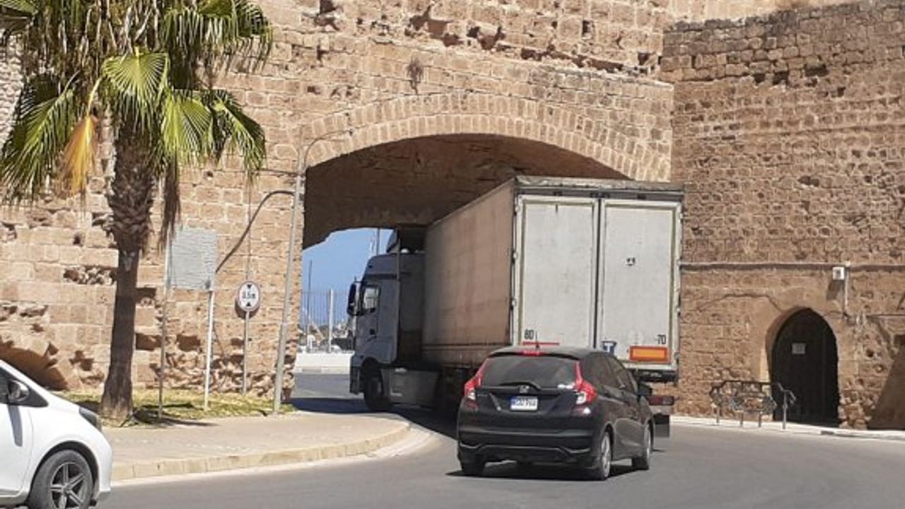 “Tarihi kapıyı zorla başımıza yıkacaklar”