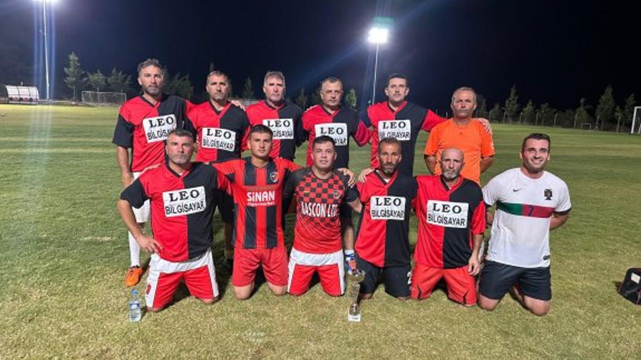 Üzüm Festivali Masterler Futbol Turnuvası şampiyonu Kumyalı