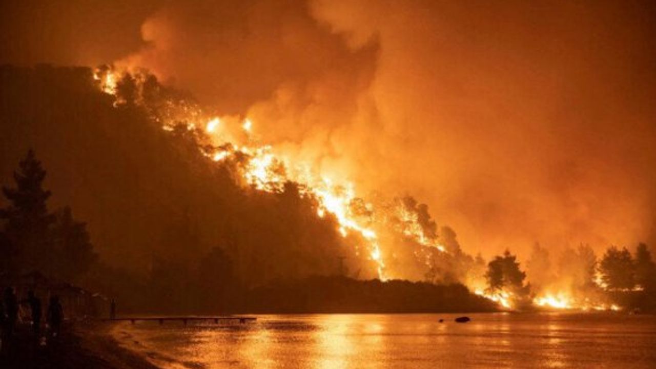 Yunanistan'da yangınlar kontrol altına alınamıyor