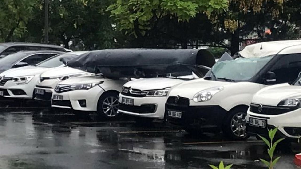 Ankara'da otoparka uçak parçası düştü